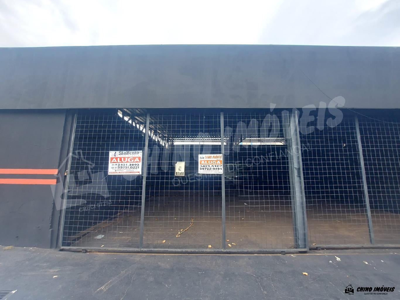 Salão Comercial Com Residência No Fundo