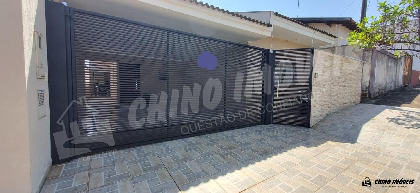 Aluga-se Casa com 3 Quartos