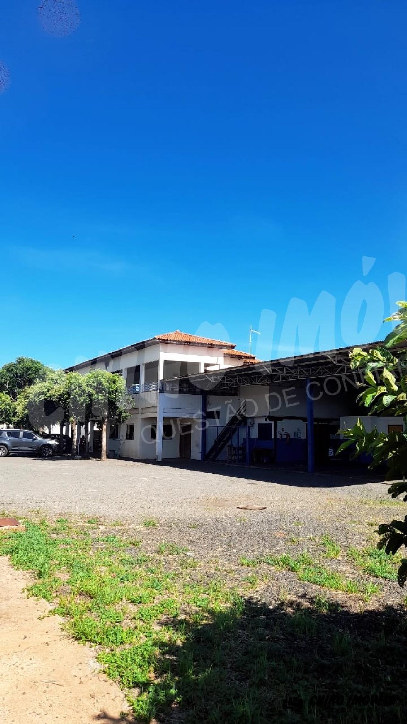 Sobrado e terreno para venda