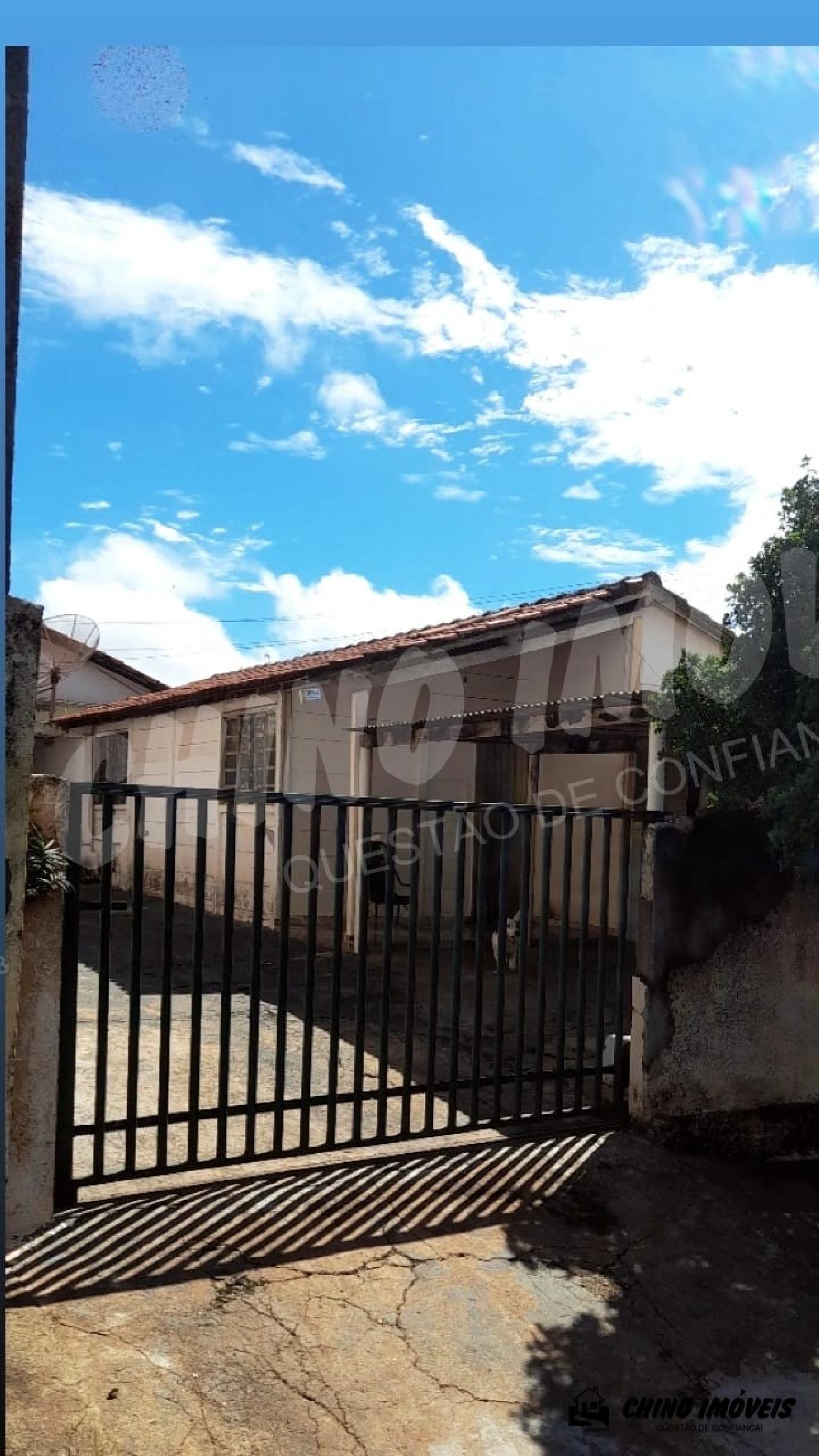 Casa e Edícula para venda
