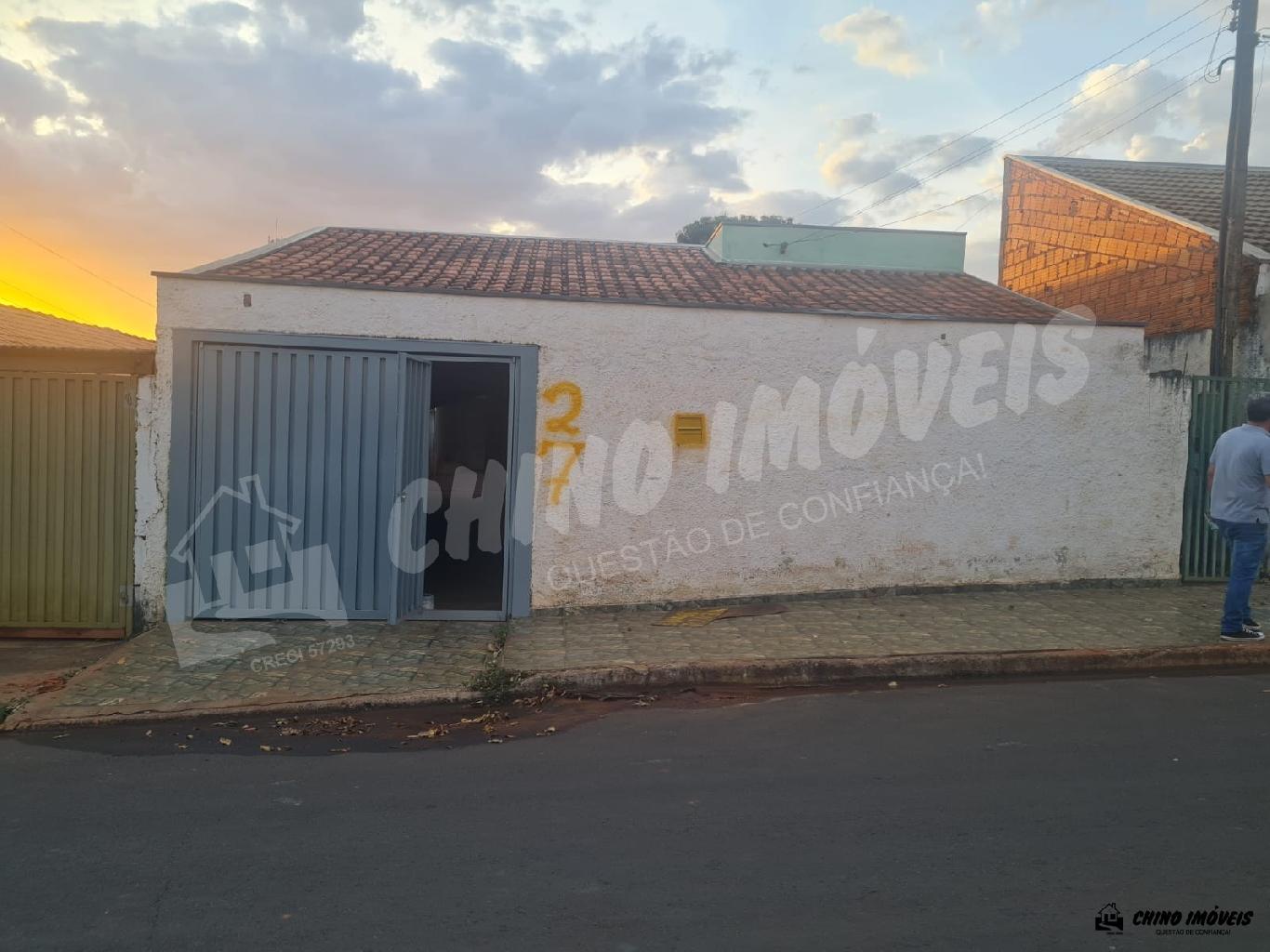 Casa de 2 Quartos, Sala, Edícula no Fundo