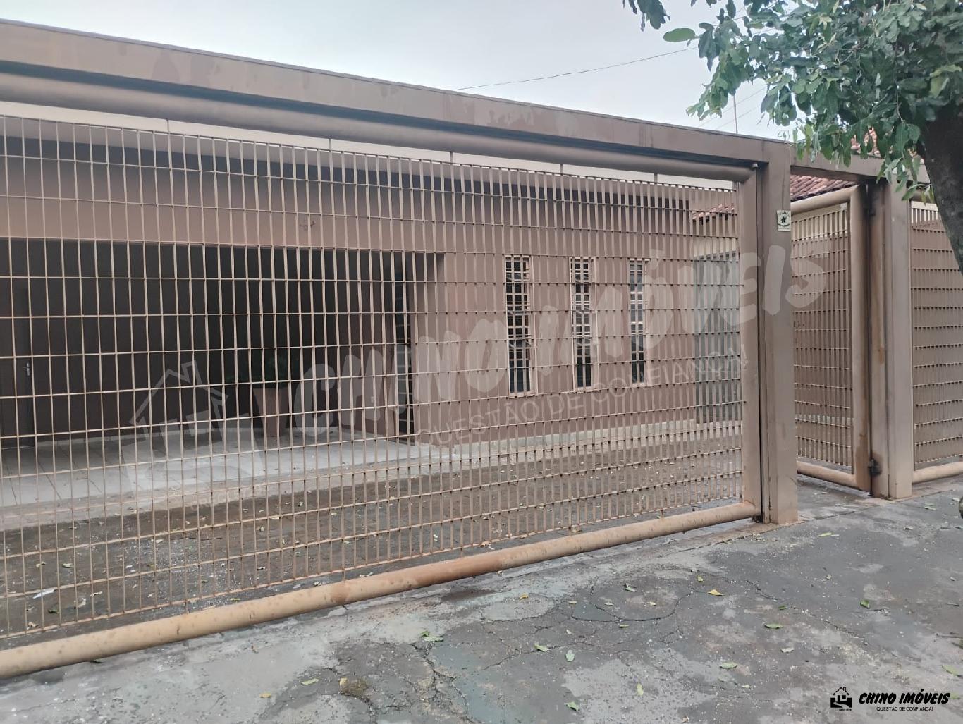 Aluga-se Casa Com 2 Quartos