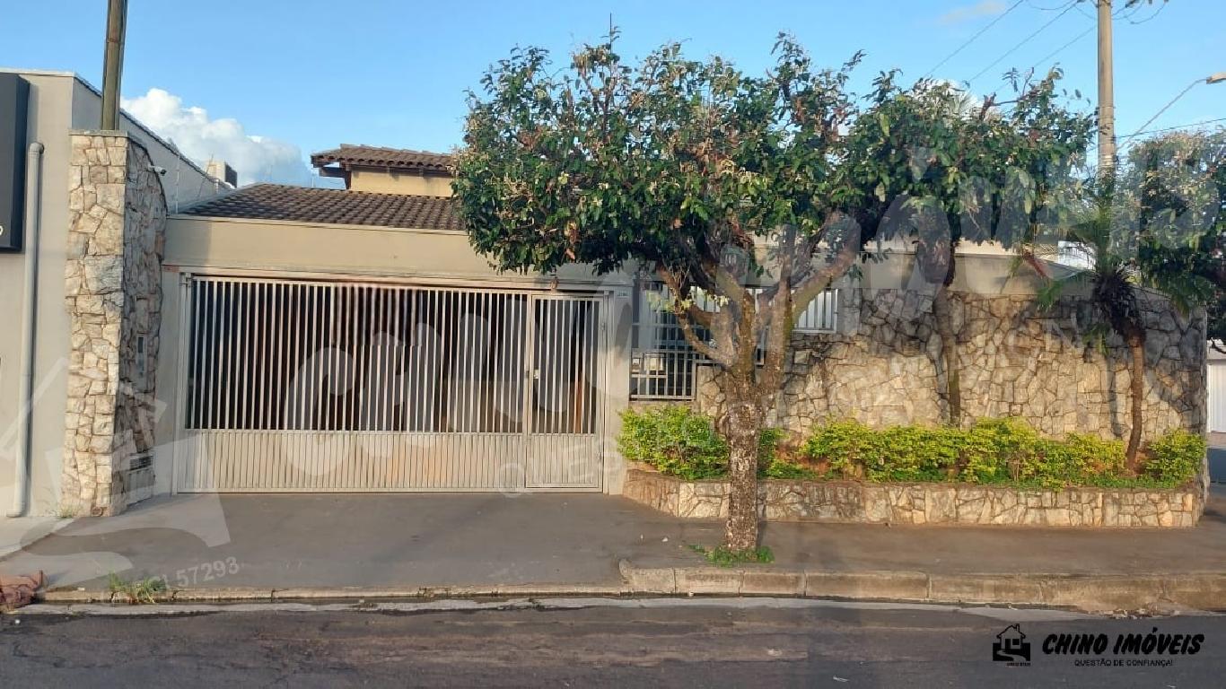 Aluga-se Casa Com 3 Dormitórios