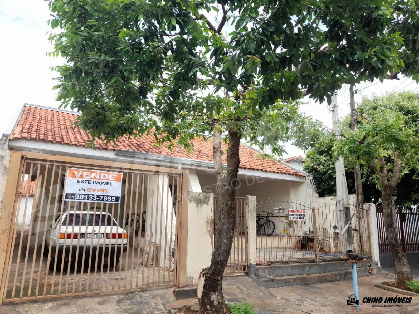 Casa e Edícula para Venda