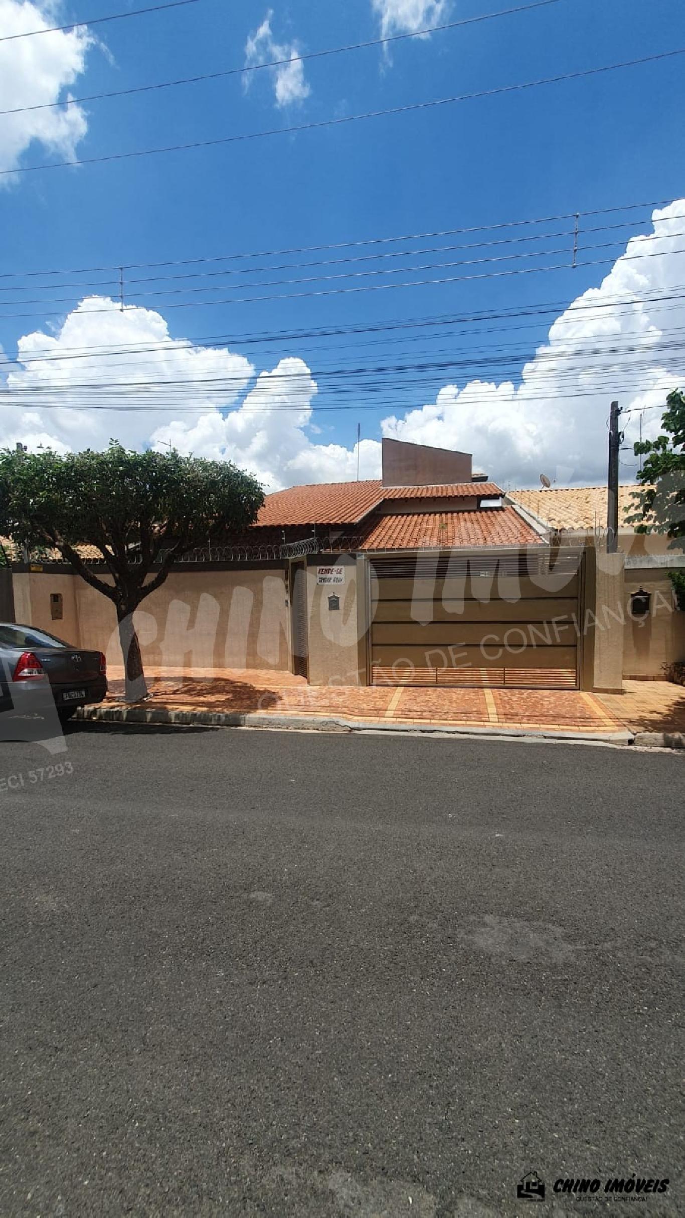 Linda Casa de 3 Dormitórios sendo 1 Suíte